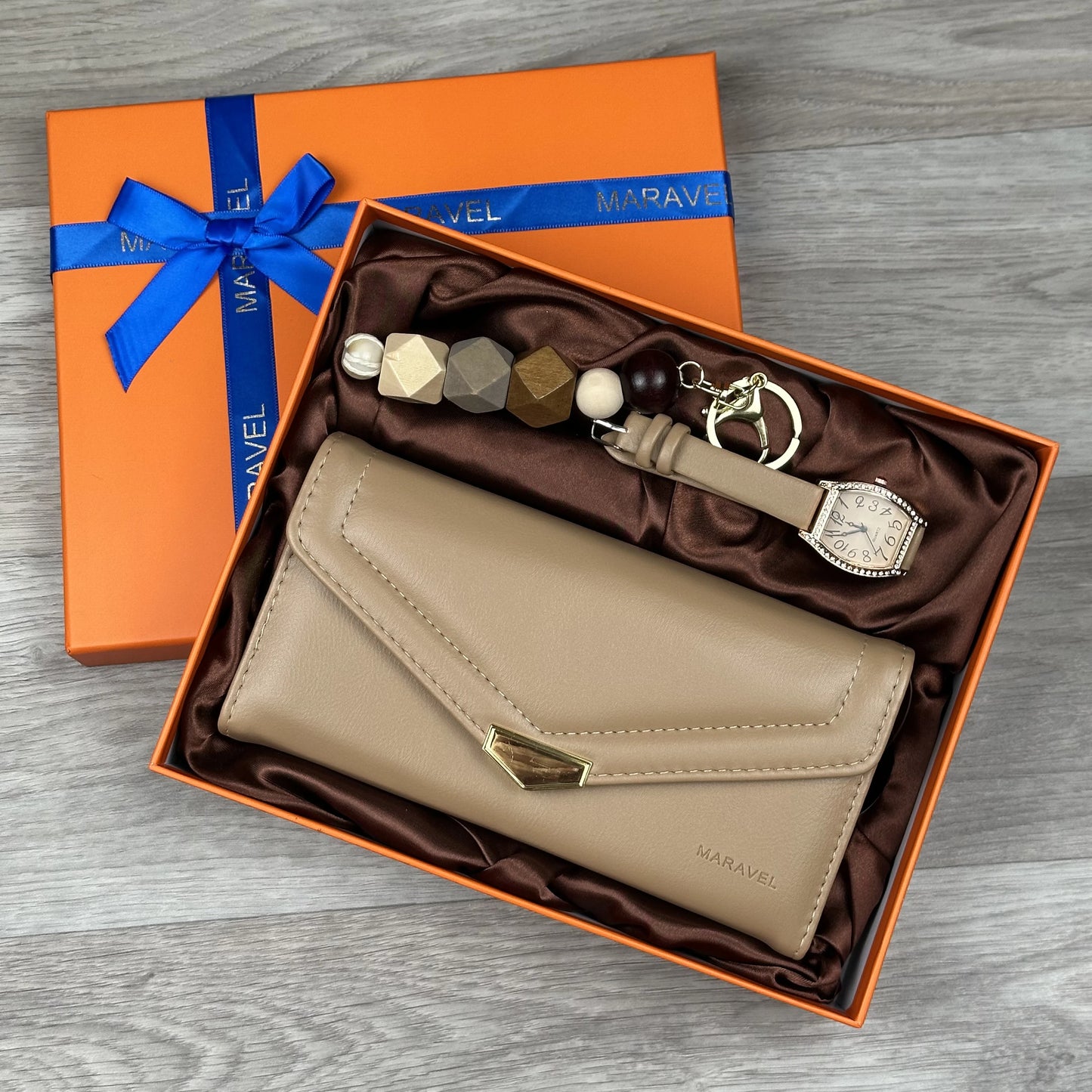 طقم نسائي 3 قطع 🎁😍